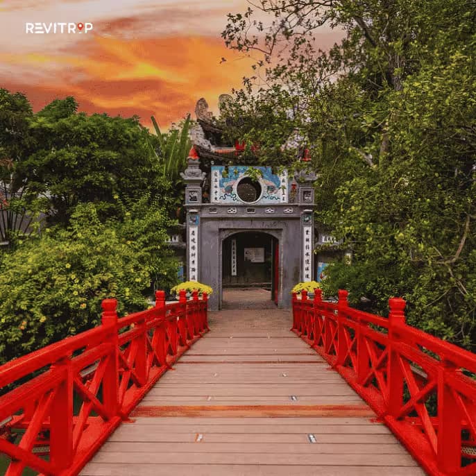 越南寺庙参拜礼仪：春节期间的寺庙与宝塔规则