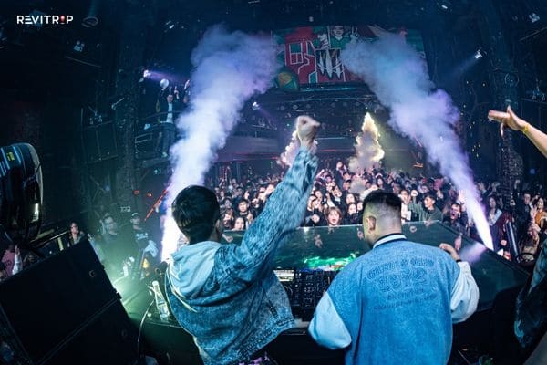 1900 Le Théâtre Bar Hanoi