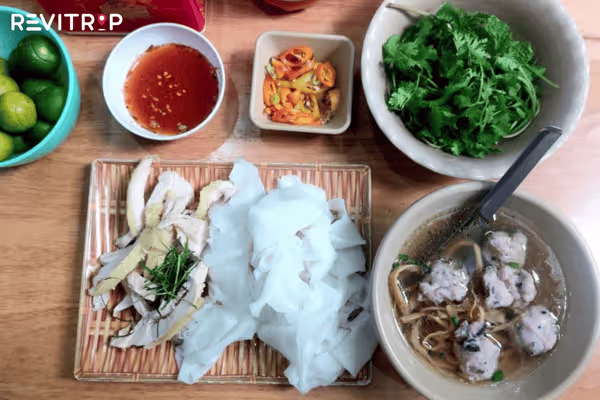 A must-try when visiting Hanoi.