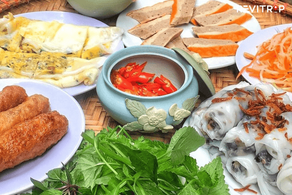 Chua Ha street food - Banh Cuon