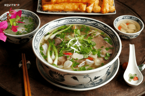 Ha Noi food tour - Beef noodle soup (Pho)