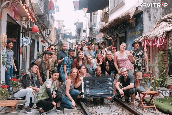 Hanoi Train Street – 30 Train Coffee