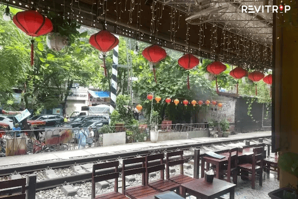 Hanoi Train Street – Cafe San Ga 62