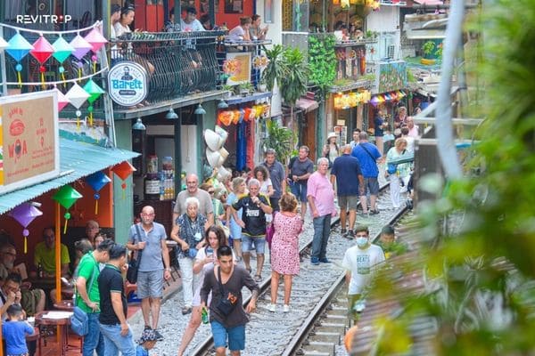 Hanoi Train Street