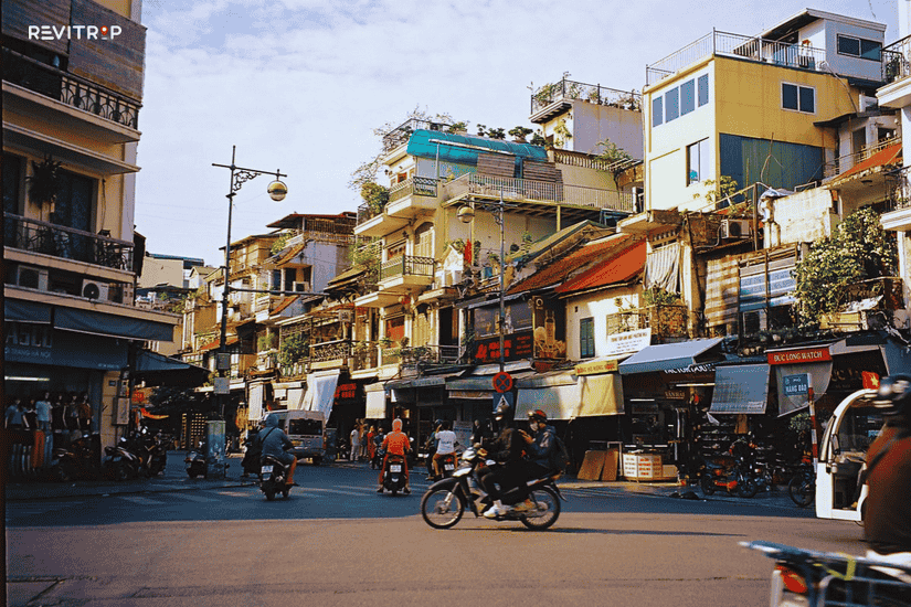 Old Quarter Lanes - Street Texture Without the Checklist