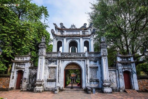 Temple of Literature: Hanoi Temple for Academic Blessings