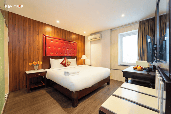 Memory Central Hotel & Spa: Near Dong Xuan Market