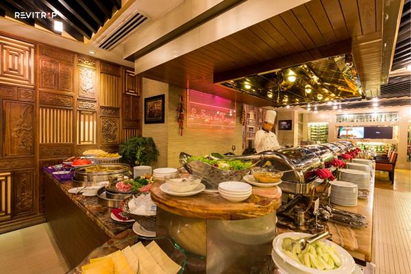 Breakfast buffet at Silk Path Hotel Hanoi restaurant with Asian and Western dishes