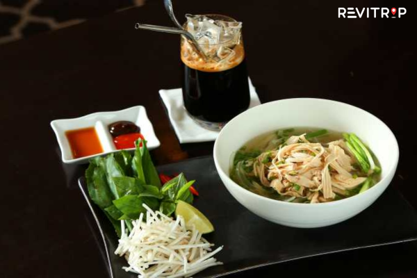 Hanoi food tour - Pho and coffee