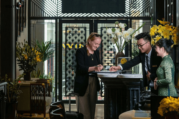 hotel near Ho Guom Walking Street with stylish room design