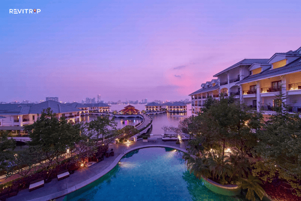 InterContinental Westlake provides intimate lakeside views 