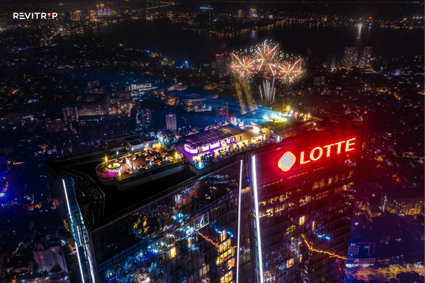 Lotte Hotel sky bar offers spectacular views