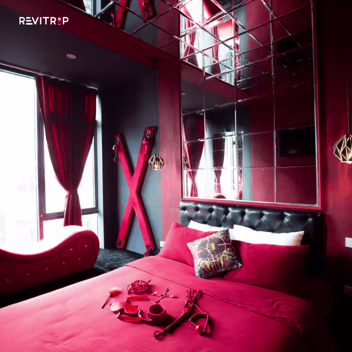 love hotel Hanoi with romantic themed room