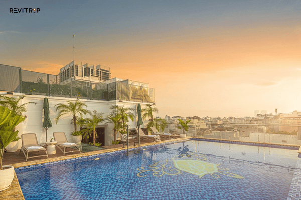 Rex Hanoi Hotel rooftop pool
