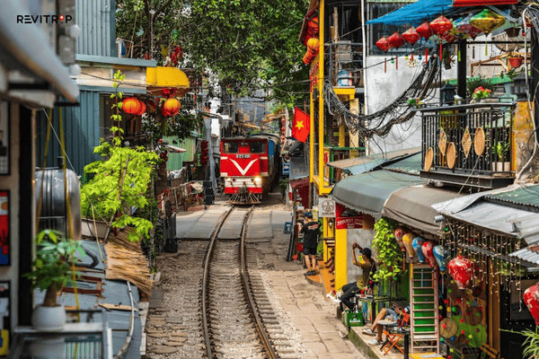 wecozy hanoi review train street view from apartment