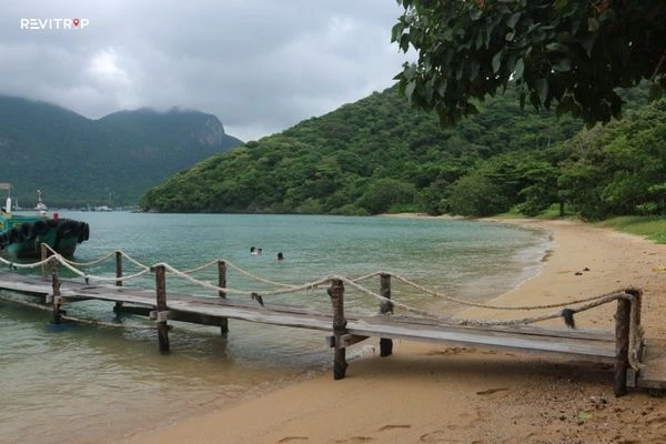Main Beach in Hon Ba Island