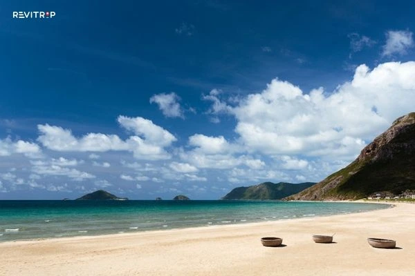 Dam Trau Beach in Con Dao Island