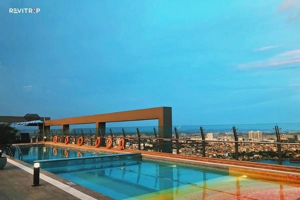 Rooftop Pool