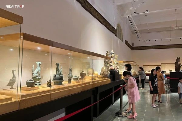 Inside Hai Phong Museum