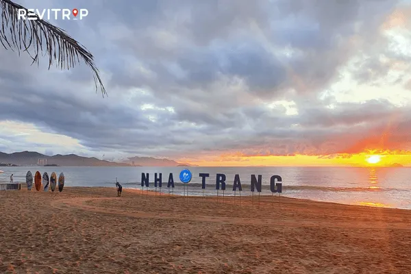 Sunrise over Nha Trang beach