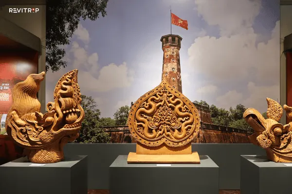 Archaeological remains and foundations inside the central sector