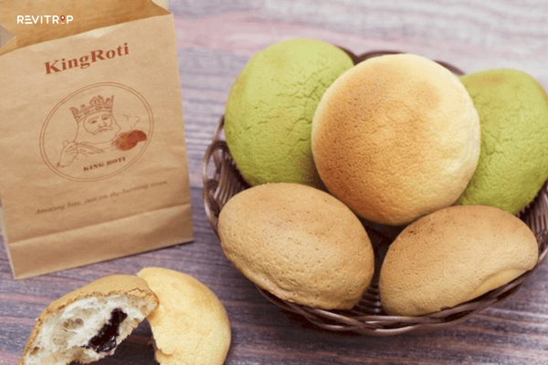 King Roti Hanoi sweet and savory filled roti buns near Hoan Kiem Lake in the Old Quarter