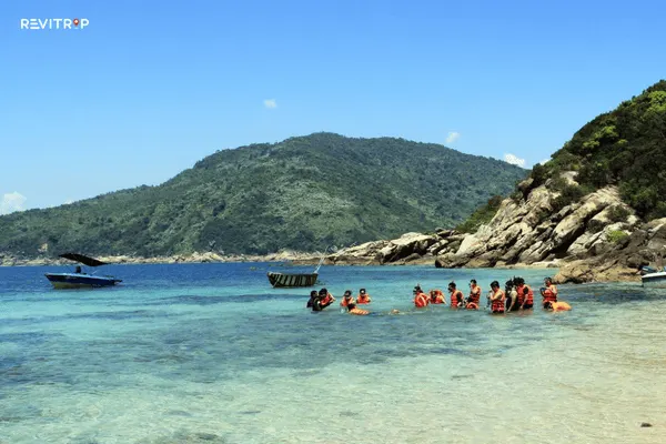A Scenic Beach View near Son Tra Peninsula