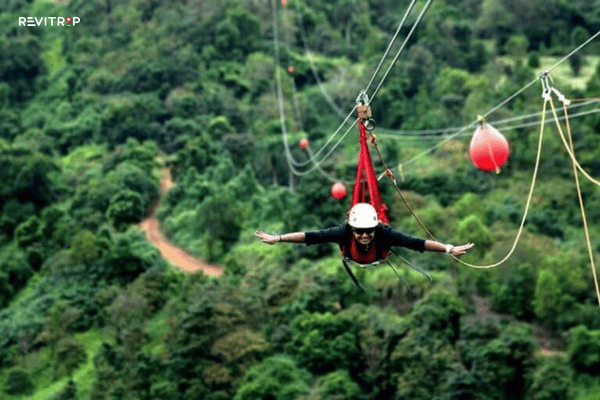 Sapa adventure activities at Rong May glass bridge