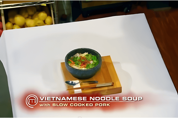 MasterChef US Season 4 contestants preparing Vietnamese hu tieu noodle soup challenge set by Gordon Ramsay