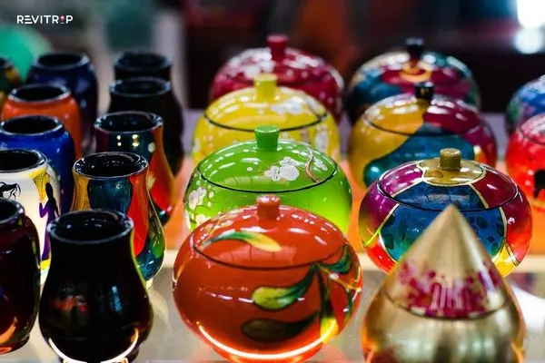 Lacquerware and Shell Crafts