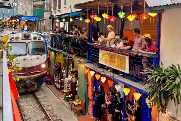 Hanoi Train Street, when the train passes 