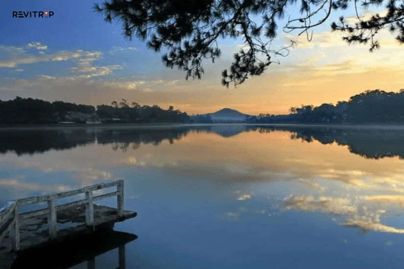 Xuan Huong Lake Morning Walk in Da Lat City