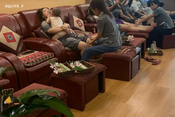 Sapa Summit Spa herbal steam and Red Dao medicinal bath combo treatment