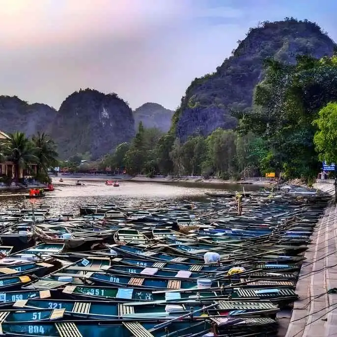 Trang An Laanscape Complex Boat Tour 