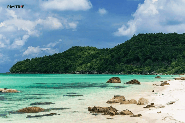 Ong Lang Beach: Peaceful Western Escape