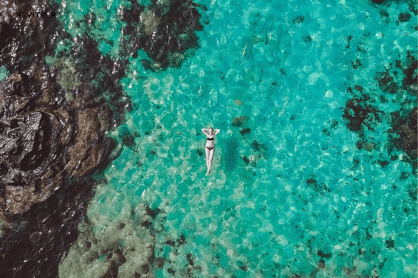 The clear blue water of Gam Ghi Island 