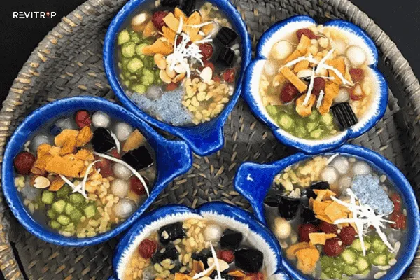 Street Food and Night Dining at Hue