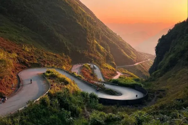 Outdoor adventure routes guide