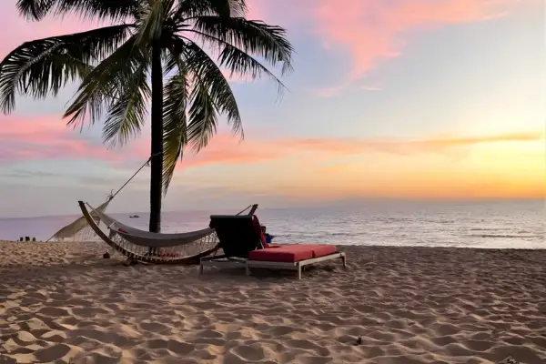 Seaside and island guide